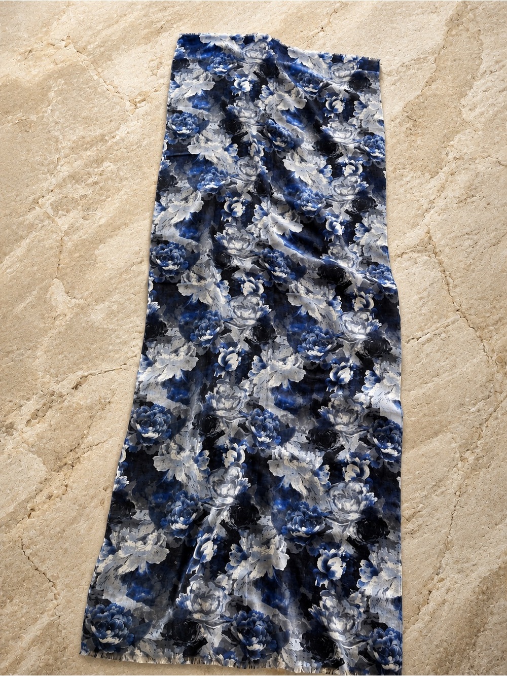 NWT Silk Wool Cashmere Blue Cream Floral Travel Wrap Luxury Boho Scarf Talbots - Picture 2 of 5